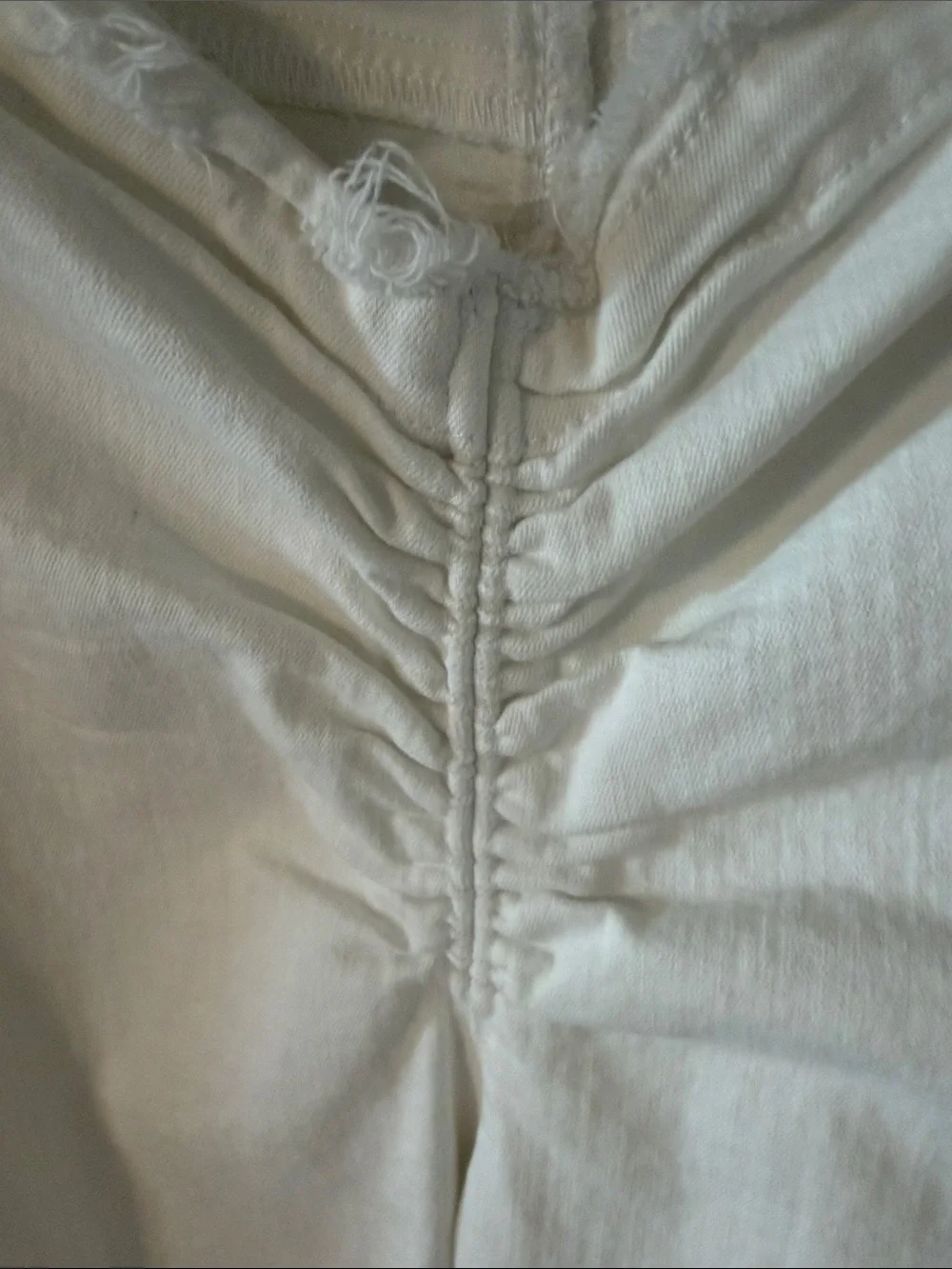 BDG Urban Outfitters Ruched Dipped V Flare White Stretch Jeans Size 34